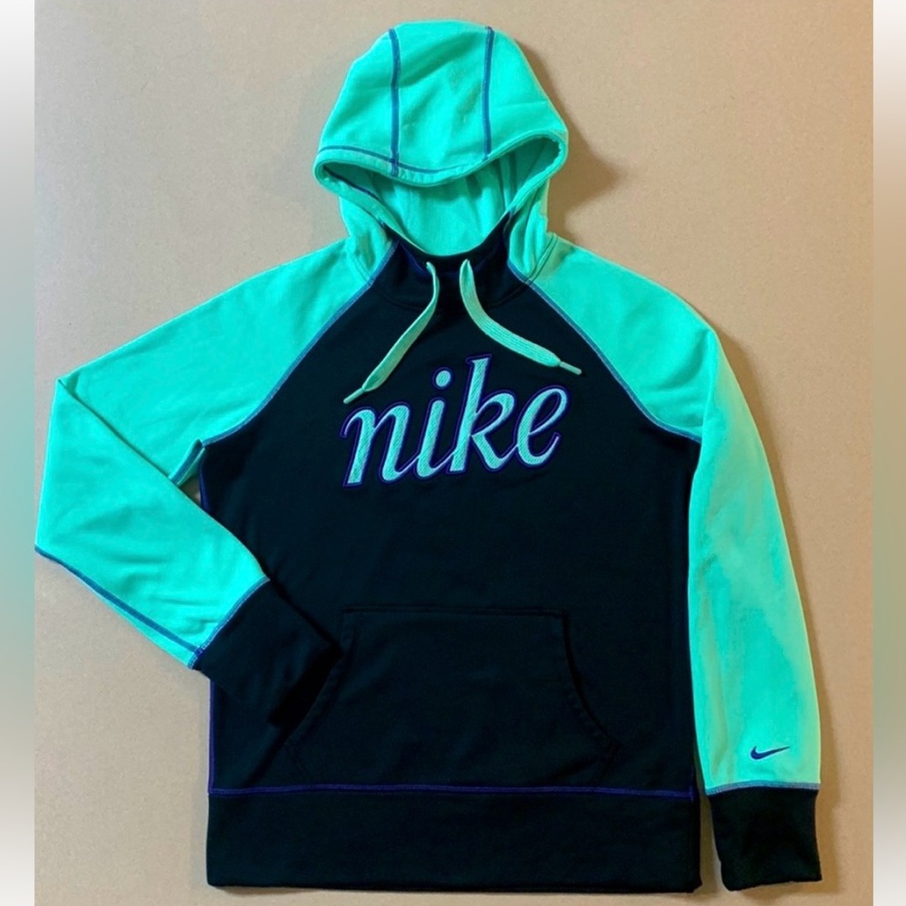 NIKE Therma-Fit Hoodie